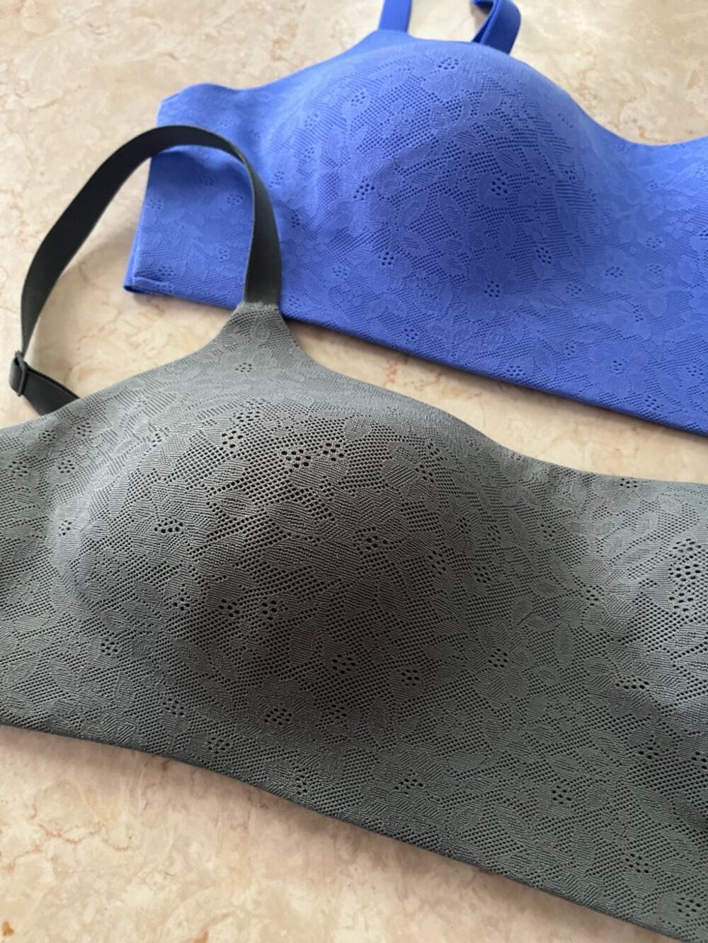 Pair of Aerie Smoothez Sz M Wireless Seamleas Bralettes Blue and Green - Picture 2 of 10
